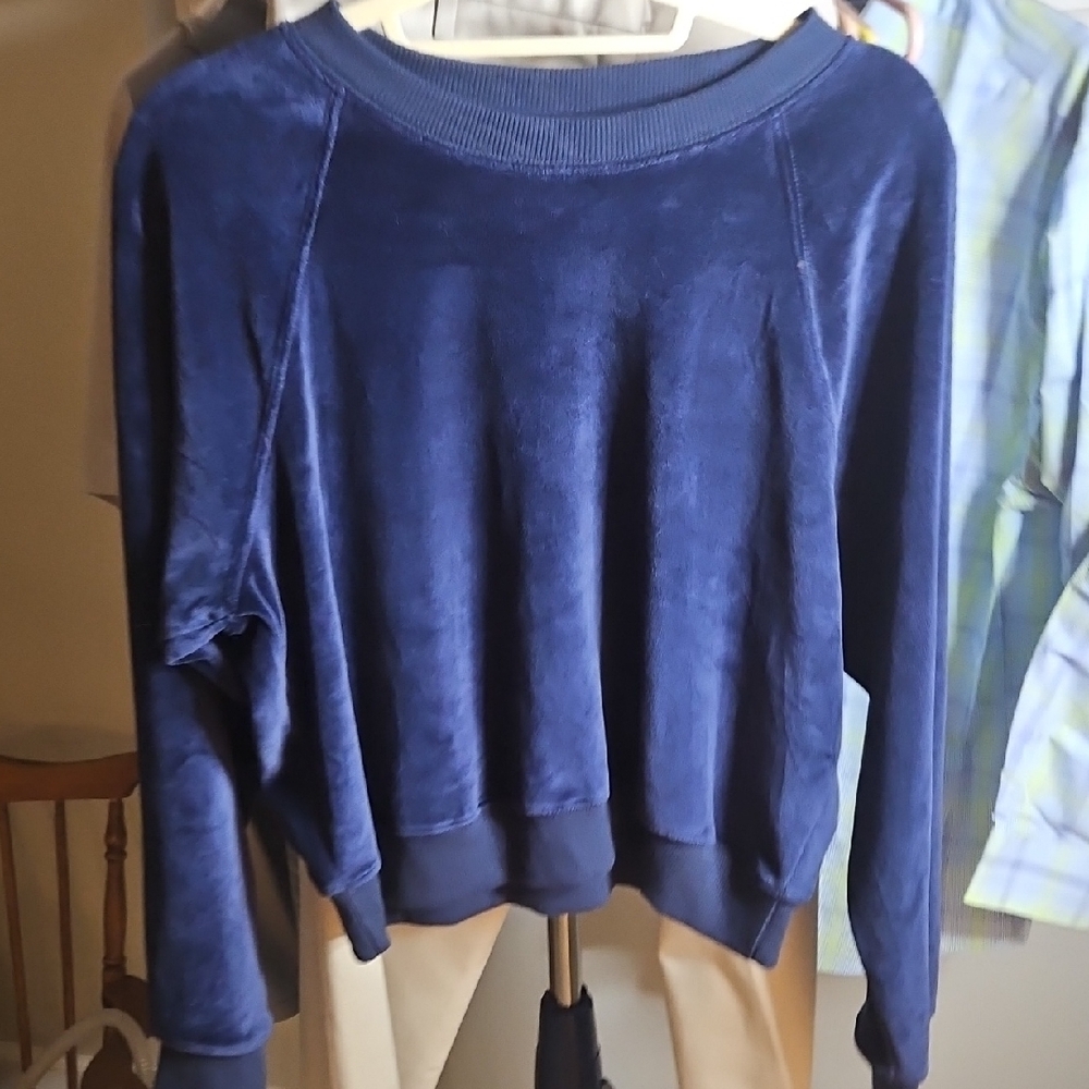 Universal Thread Deep‎ Blue Knit Top